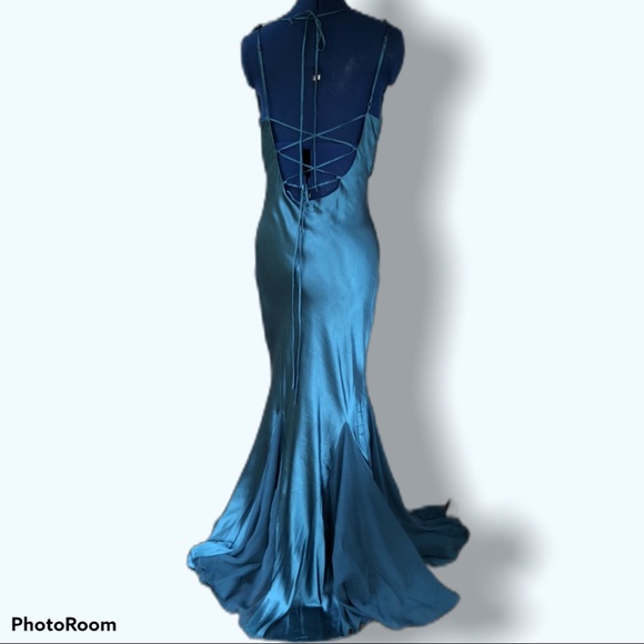 Eureka | Emerald Green Mermaid Gown - Picture 7 of 8